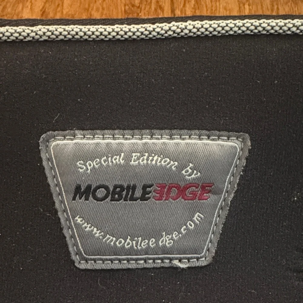 Mobile Edge Neoprene Laptop Sleeve Black Zip Foam Tech Pouch Protective Cover